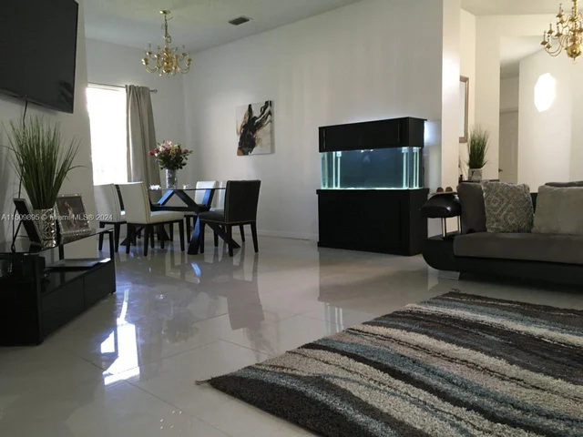 2685 SE 4th Pl, Homestead FL 33033