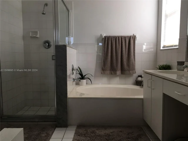 2685 SE 4th Pl, Homestead FL 33033