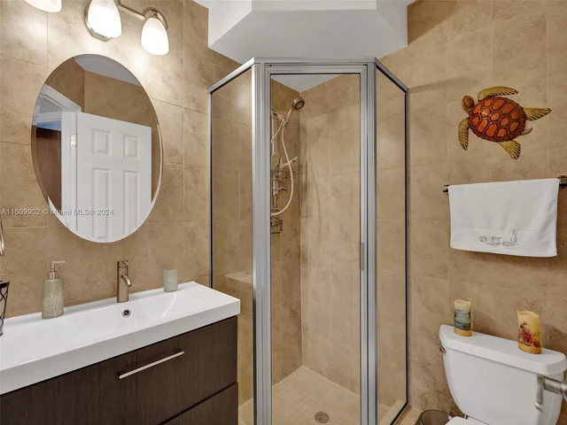 4806 NW 36th St # 501, Lauderdale Lakes FL 33319