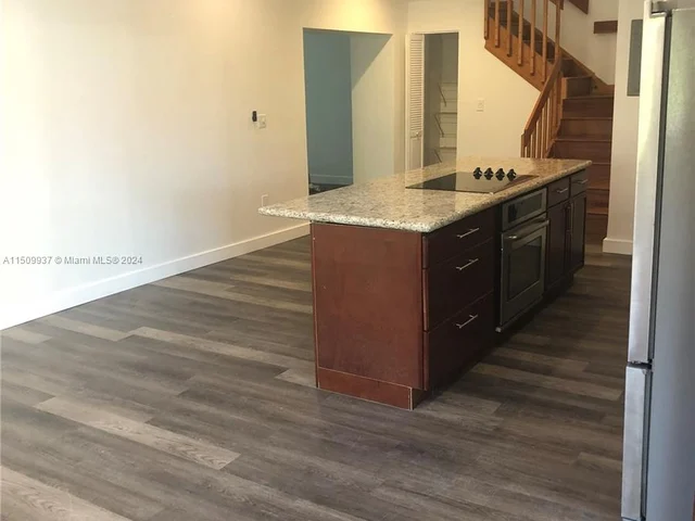 3085 SW 19th St, Miami FL 33145