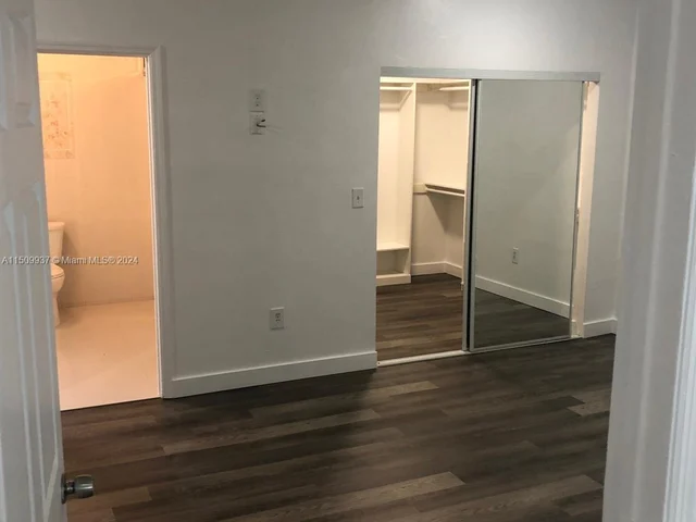 3085 SW 19th St, Miami FL 33145