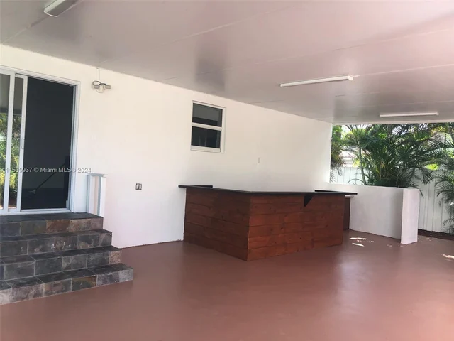 3085 SW 19th St, Miami FL 33145