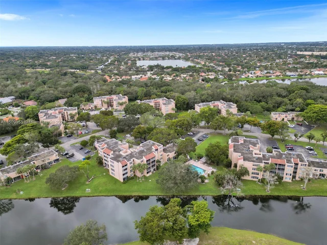 9441 Live Oak Pl # 103, Davie FL 33324