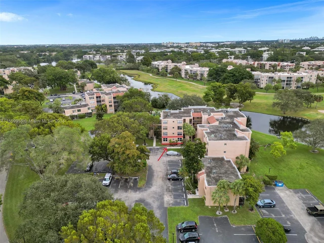 9441 Live Oak Pl # 103, Davie FL 33324