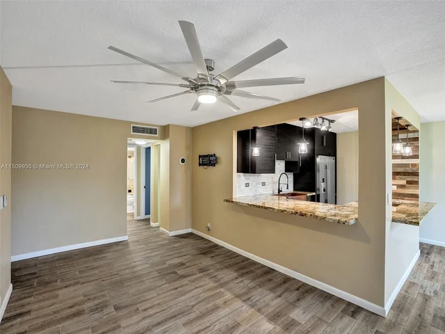 9441 Live Oak Pl # 103, Davie FL 33324