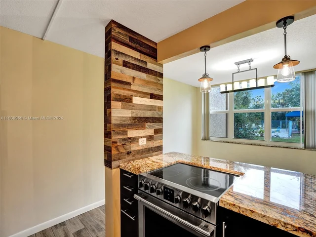 9441 Live Oak Pl # 103, Davie FL 33324