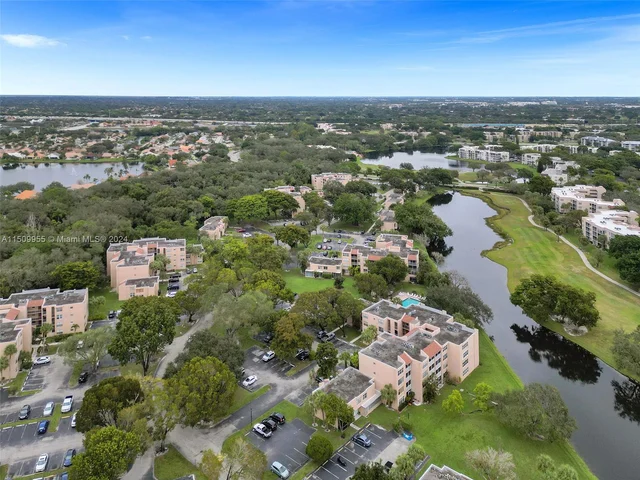 9441 Live Oak Pl # 103, Davie FL 33324