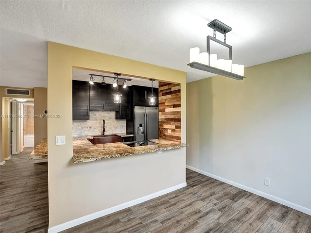 9441 Live Oak Pl # 103, Davie FL 33324