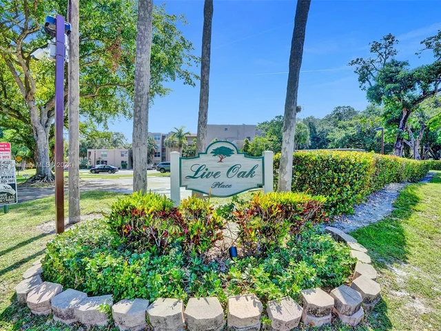 9441 Live Oak Pl # 103, Davie FL 33324