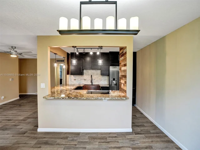 9441 Live Oak Pl # 103, Davie FL 33324