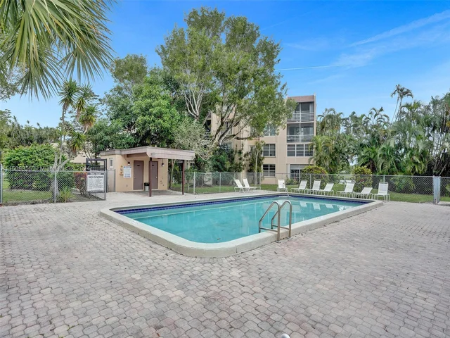 9441 Live Oak Pl # 103, Davie FL 33324