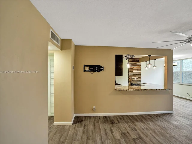 9441 Live Oak Pl # 103, Davie FL 33324