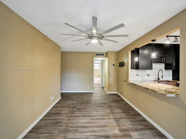 9441 Live Oak Pl # 103, Davie FL 33324