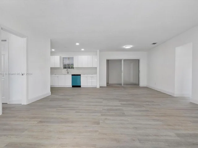 261 NE 172nd St # A, North Miami Beach FL 33162