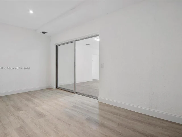 261 NE 172nd St # A, North Miami Beach FL 33162