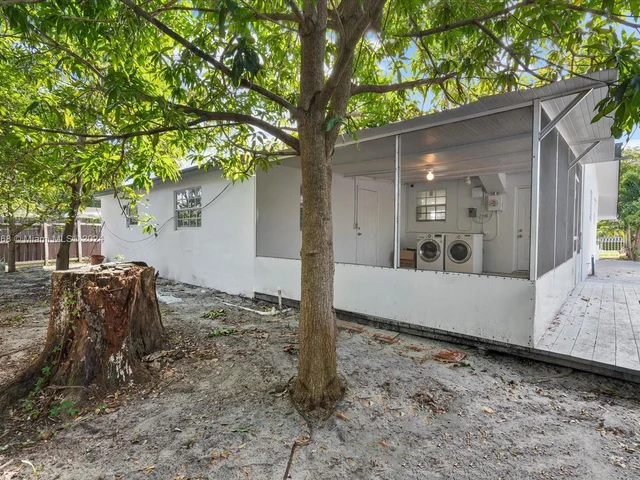 261 NE 172nd St # A, North Miami Beach FL 33162