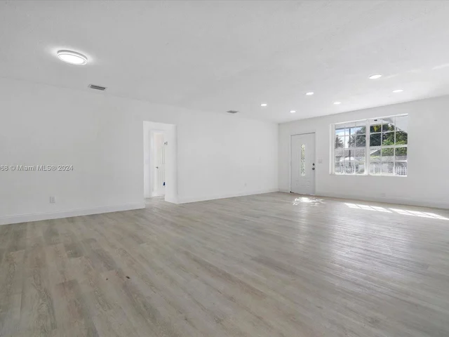 261 NE 172nd St # A, North Miami Beach FL 33162