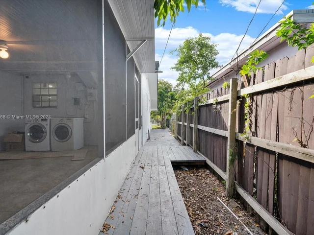 261 NE 172nd St # A, North Miami Beach FL 33162