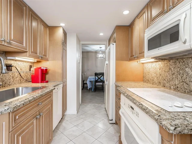 2701 N Ocean Blvd # 14B, Fort Lauderdale FL 33308