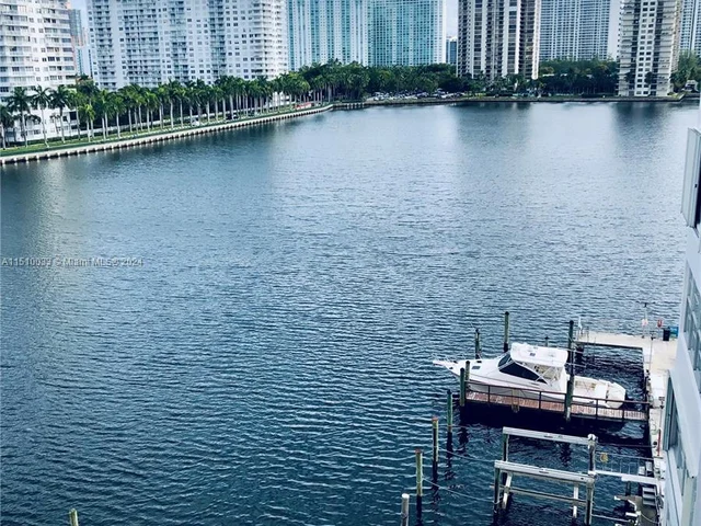 18081 Biscayne Blvd # 702, Aventura FL 33160