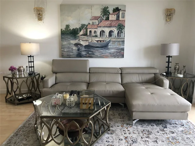 18081 Biscayne Blvd # 702, Aventura FL 33160