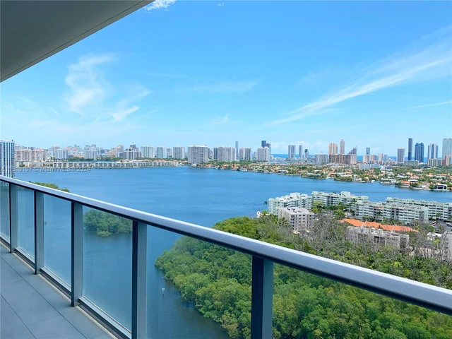 16385 Biscayne Blvd # 2420, North Miami Beach FL 33160