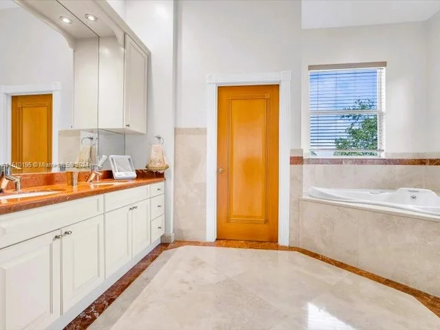 14593 SW 29th Pl, Davie FL 33330