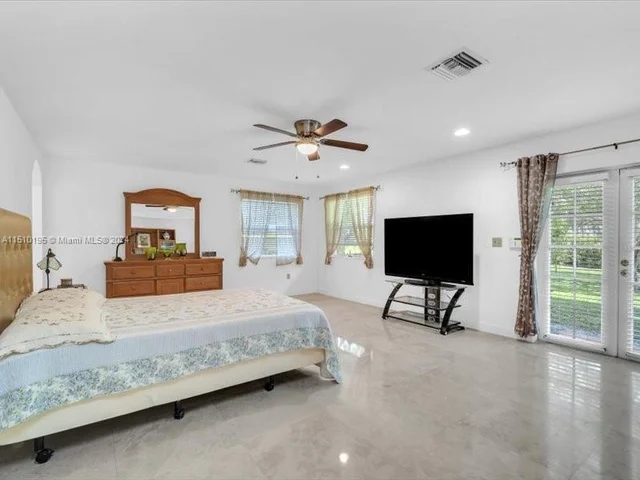 14593 SW 29th Pl, Davie FL 33330