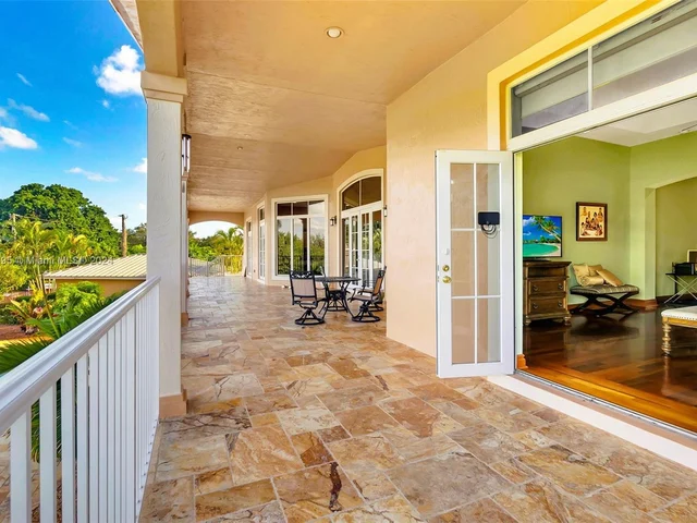 14593 SW 29th Pl, Davie FL 33330