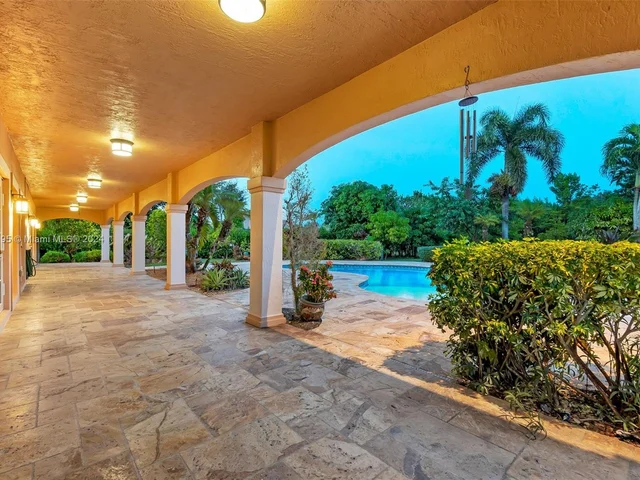 14593 SW 29th Pl, Davie FL 33330