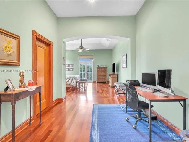 14593 SW 29th Pl, Davie FL 33330