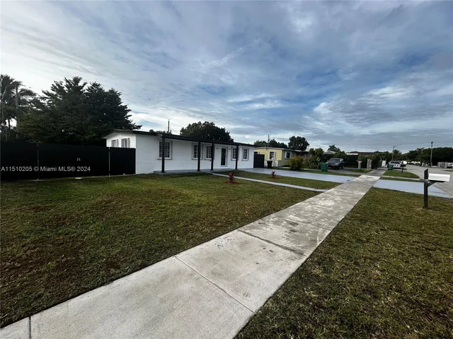 9960 SW 41st St, Miami FL 33165