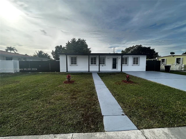 9960 SW 41st St, Miami FL 33165