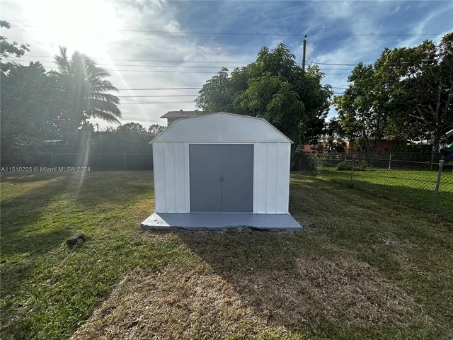 9960 SW 41st St, Miami FL 33165