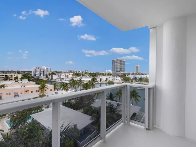 900 Bay Dr # 605, Miami Beach FL 33141