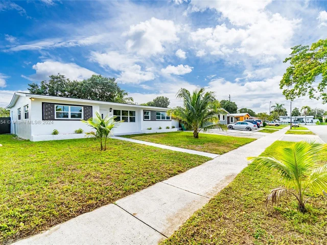 640 NW 195th Ter, Miami Gardens FL 33169