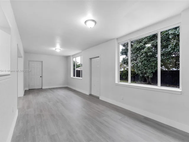 640 NW 195th Ter, Miami Gardens FL 33169