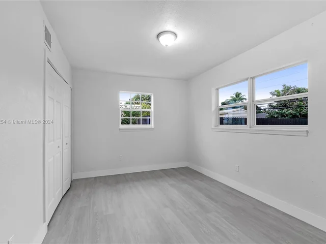 640 NW 195th Ter, Miami Gardens FL 33169