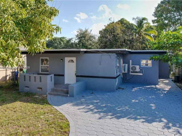 332 NW 97th St, Miami FL 33150