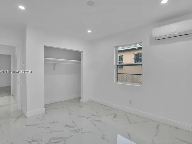 332 NW 97th St, Miami FL 33150