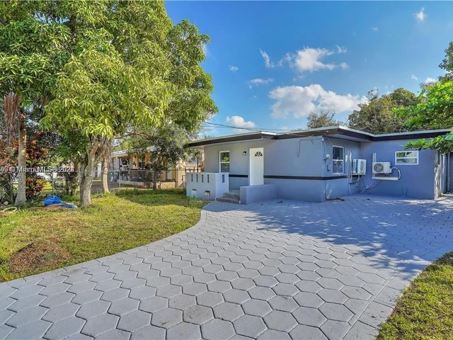 332 NW 97th St, Miami FL 33150