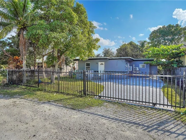 332 NW 97th St, Miami FL 33150