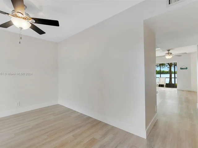 305 Liberty Ct, Deerfield Beach FL 33442