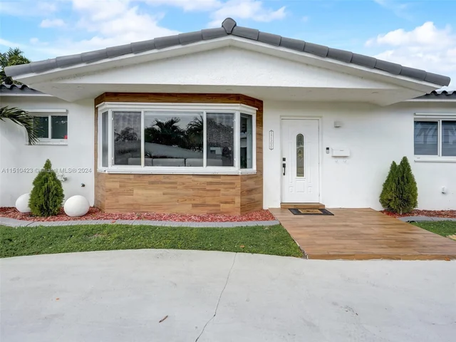 17500 NW 85th Ave, Hialeah FL 33015