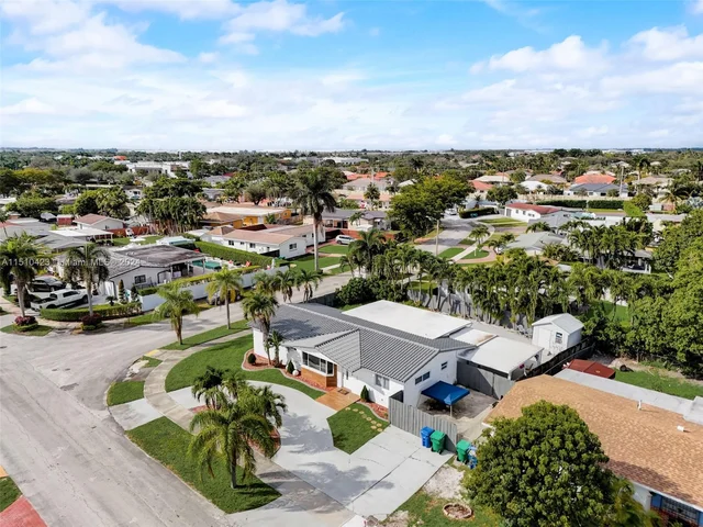 17500 NW 85th Ave, Hialeah FL 33015