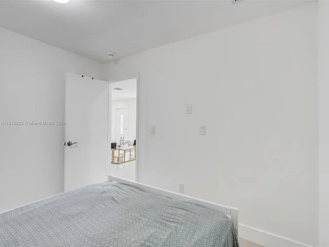 17500 NW 85th Ave, Hialeah FL 33015