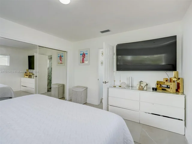 17500 NW 85th Ave, Hialeah FL 33015