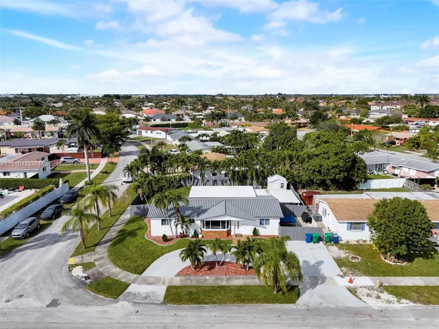17500 NW 85th Ave, Hialeah FL 33015