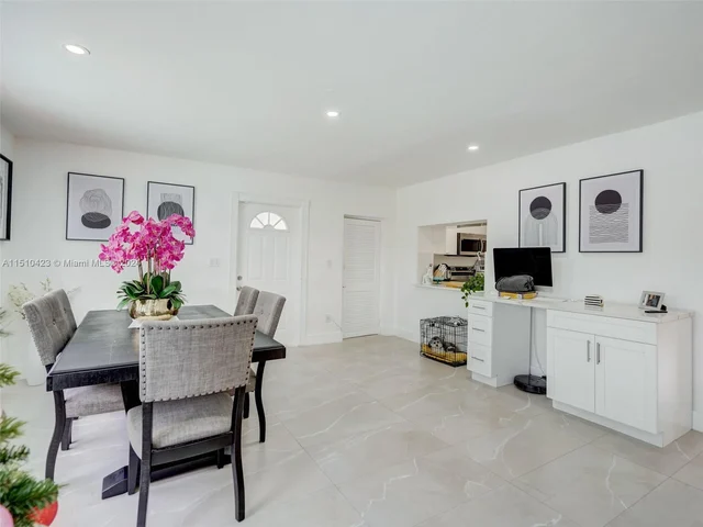 17500 NW 85th Ave, Hialeah FL 33015