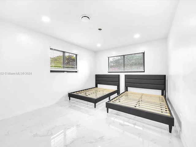 2224 N 35th Ave, Hollywood FL 33021